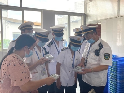 昆明市衛生健康委綜合監督執法局對縣區餐消聯合監督檢查工作開展現場指導