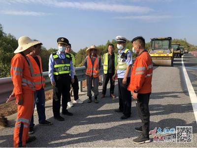 江西交通綜合執法局八支隊七大隊聯合高速交警開展安全生產大檢查