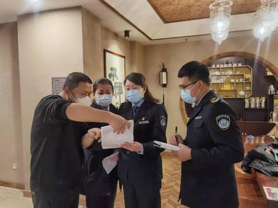 市衛(wèi)生計生綜合監(jiān)督執(zhí)法局指導(dǎo)前進(jìn)區(qū)公共場所衛(wèi)生監(jiān)督工作